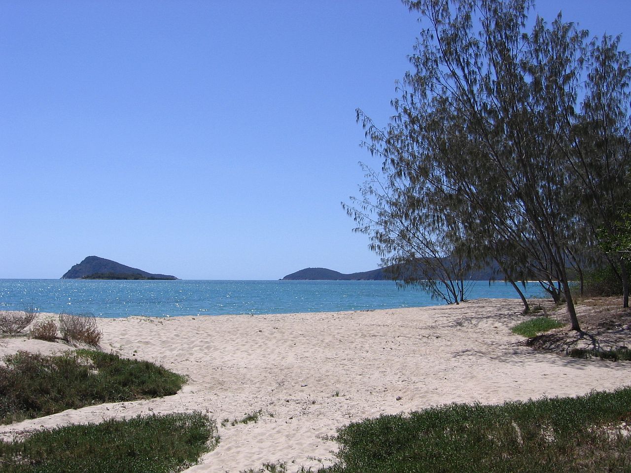 BOWEN > DINGO BEACH > AIRLIE BEACH > SHUTE HARBOUR > PROSERPINE