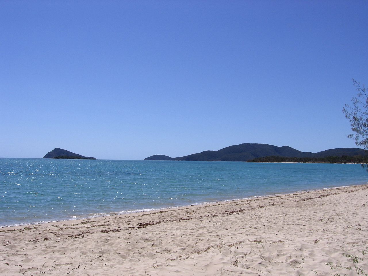 BOWEN > DINGO BEACH > AIRLIE BEACH > SHUTE HARBOUR > PROSERPINE