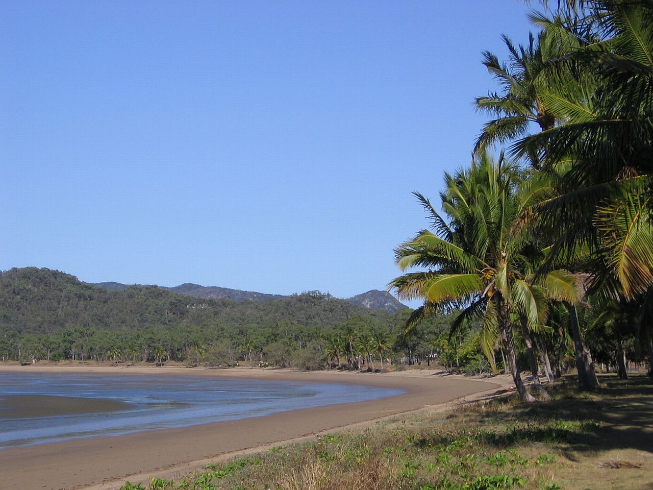 BOWEN > DINGO BEACH > AIRLIE BEACH > SHUTE HARBOUR > PROSERPINE