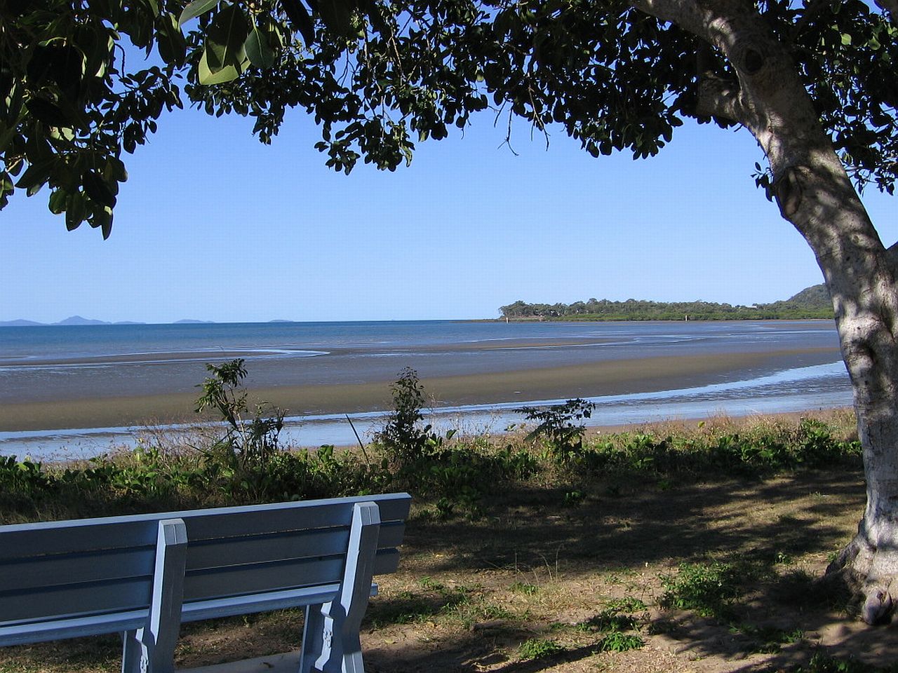 BOWEN > DINGO BEACH > AIRLIE BEACH > SHUTE HARBOUR > PROSERPINE